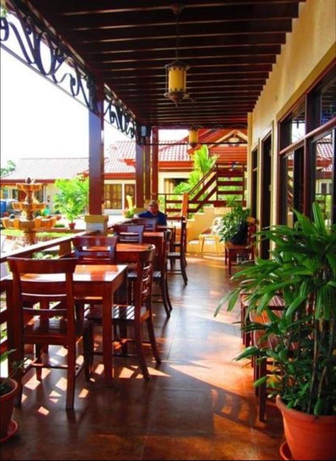 Maruyog'S Ridge Convention Center Hotel Ciudad Quezon Exterior foto